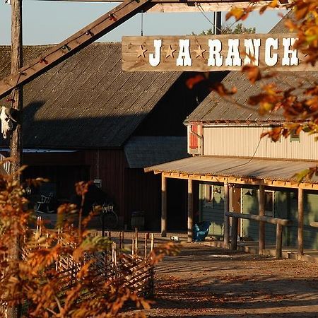 J A Ranch Bed & Breakfast Stromsnasbruk Bagian luar foto