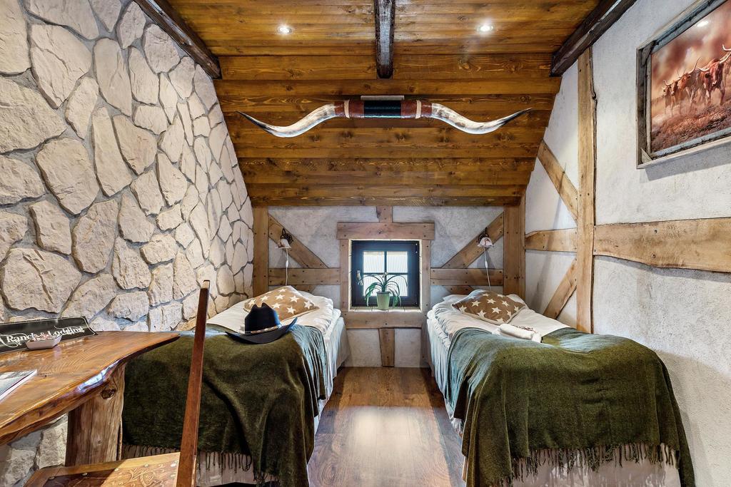 J A Ranch Bed & Breakfast Stromsnasbruk Bagian luar foto