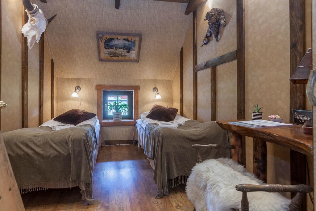 J A Ranch Bed & Breakfast Stromsnasbruk Bagian luar foto