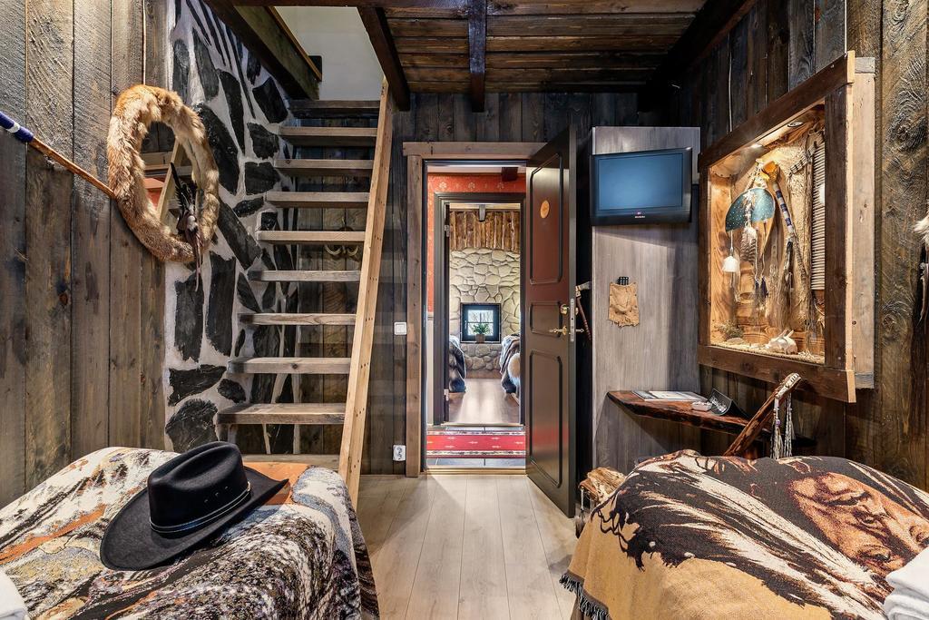 J A Ranch Bed & Breakfast Stromsnasbruk Bagian luar foto